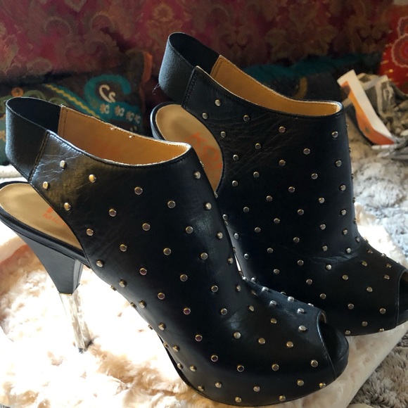 Booties/open toe - Picture 2 of 3